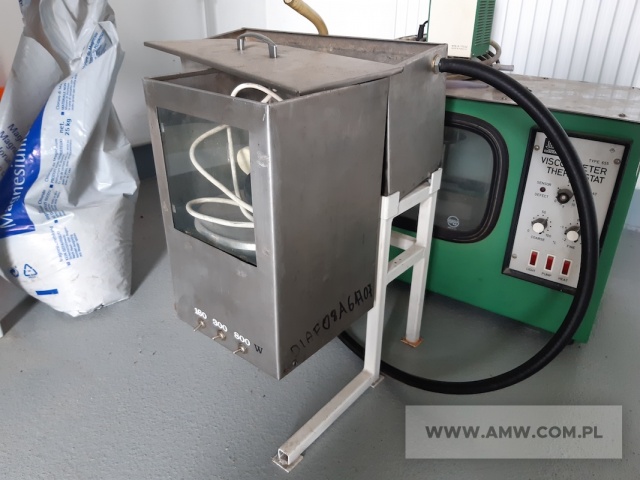 Urządzenia do destylacji - pakiet zawierający 2 poz. asort., w tym: aparat do destylacji 680 x 210 x 480 mm oraz destylator wodny DEL-5 